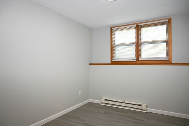 Building Photo - 25th Street Duplex