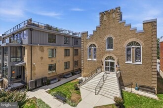 Building Photo - 625 Park Rd NW