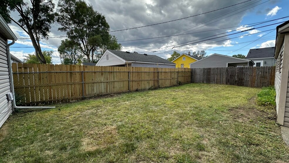 Building Photo - 2945 Burdette St