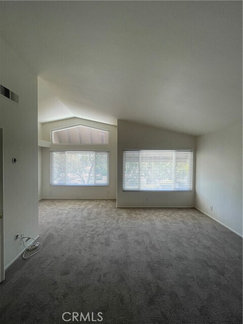 Building Photo - 41572 Willow Run Rd