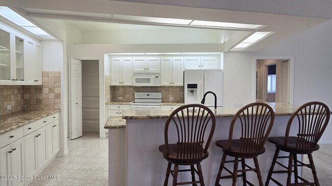 Building Photo - 7989 Bradwick Way