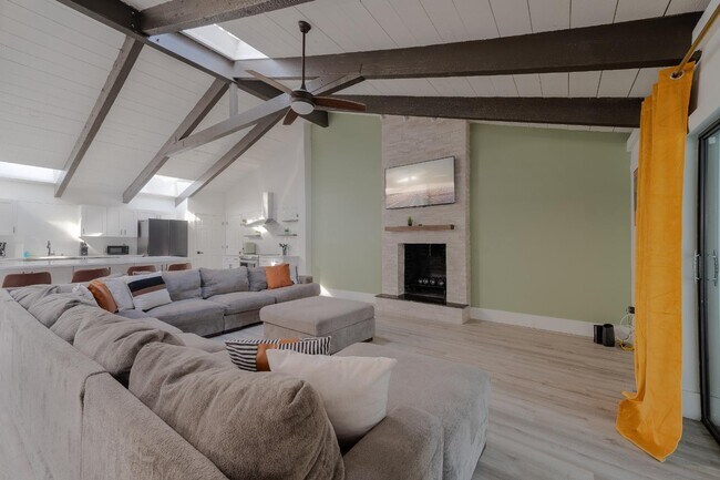 Building Photo - 1775 Harbor Rd