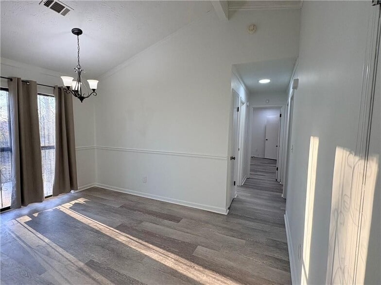 Building Photo - 3929 Flakes Mill Rd