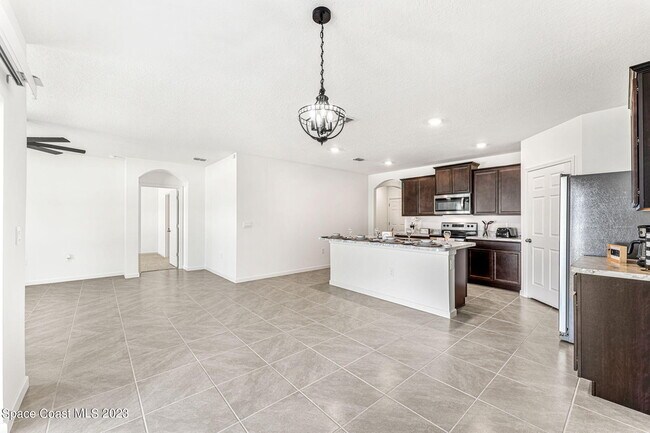 Building Photo - 2309 Jupiter Blvd SW