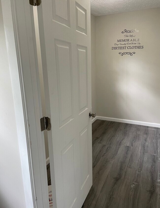 Building Photo - 37 Magnolia Ave