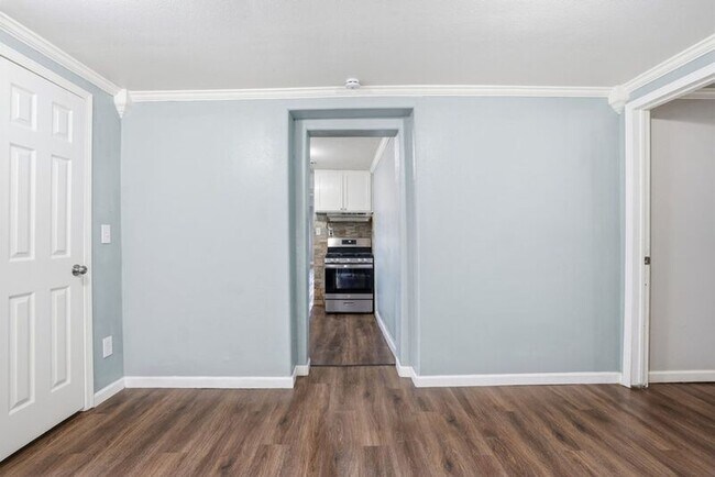 Building Photo - 2514 E Archer St