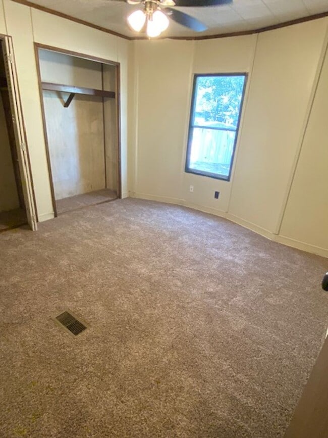 Building Photo - 3 bedroom country living mobile home