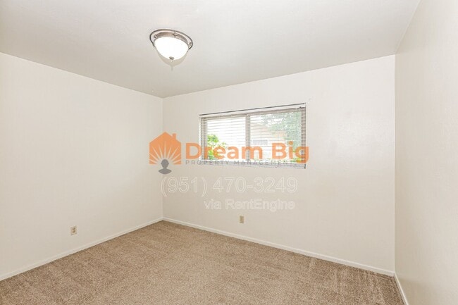 Building Photo - 5971 Sunland Pl
