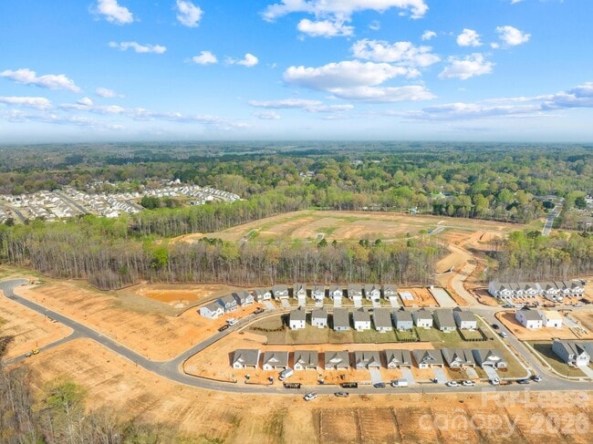 Building Photo - 544 Sand Dunes Dr