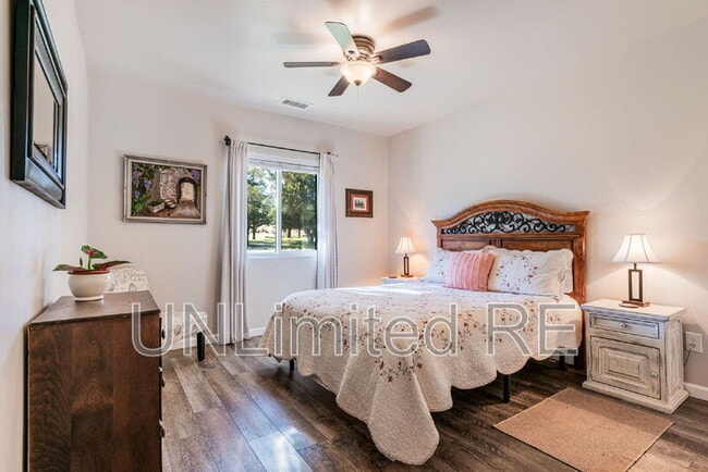 Building Photo - 5750 E Jeremy Ln