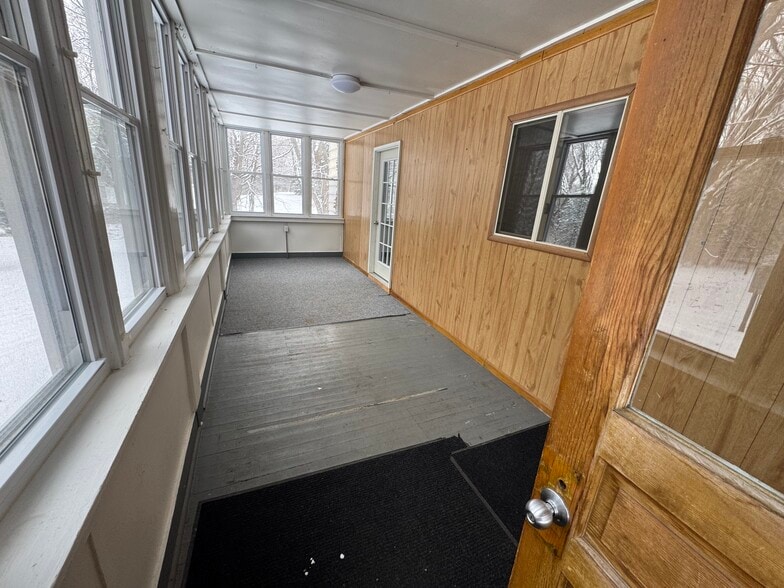 Building Photo - 8939 Pecor St