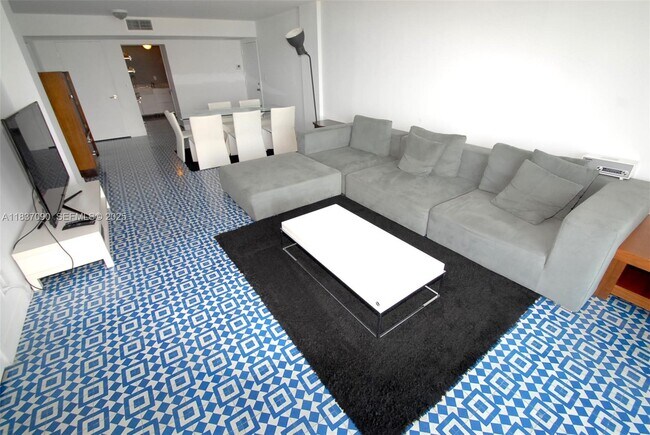 Building Photo - 1800 Collins Ave