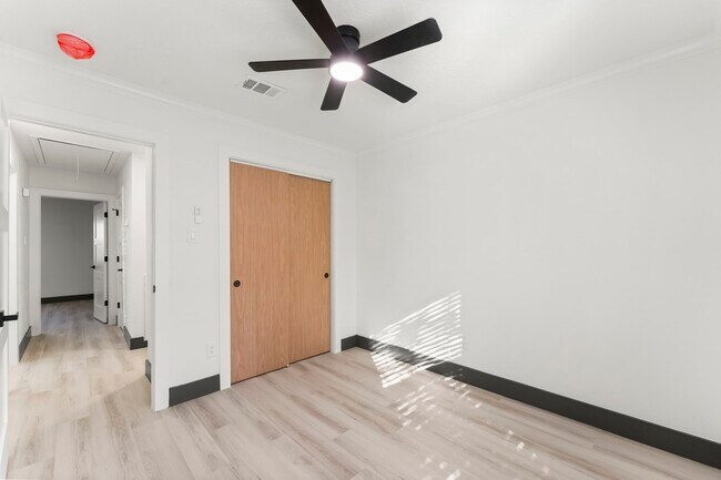 Building Photo - 26 E Woodtimber Ct