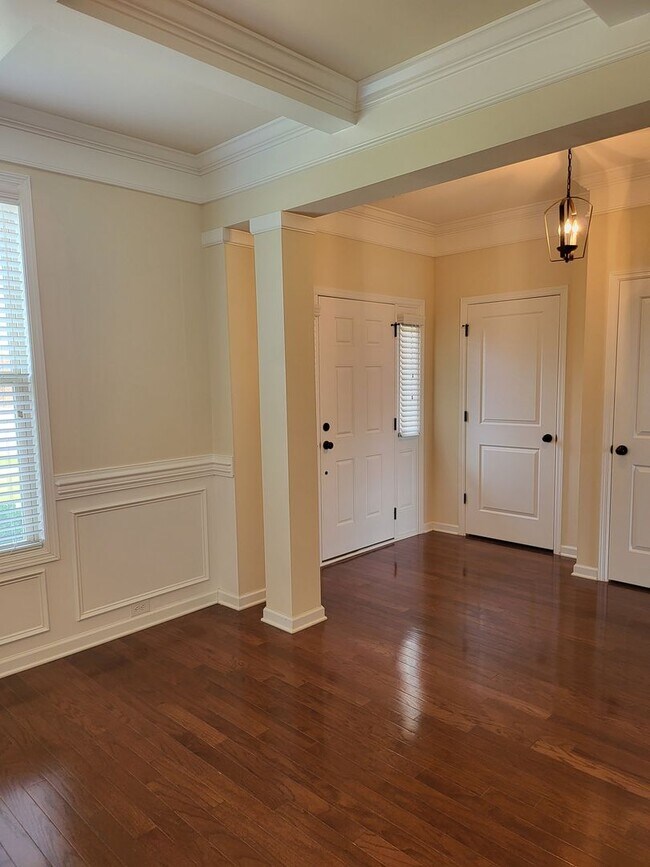 Building Photo - 284 Big Oak Ln