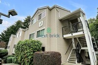 Building Photo - Discover Your New Home at Juanita Beach Esplanade!