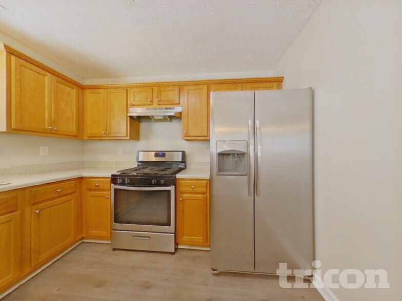 Building Photo - 9765 Moss Pointe Path