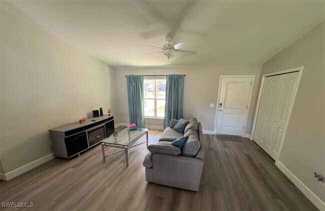 Building Photo - 6083 NW 53rd Ct