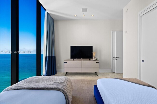 Building Photo - 17141 Collins Ave