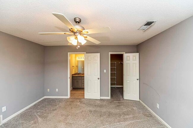 Building Photo - 443 Beverly Dr