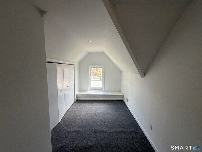 Building Photo - 316 W Main St