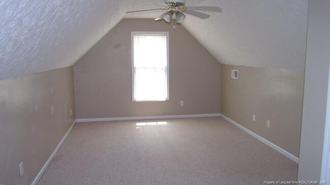 Building Photo - 2442 Larwood Dr