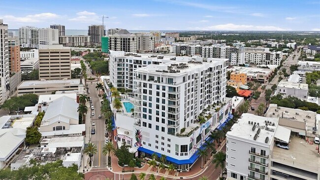 Building Photo - 111 S Pineapple Ave