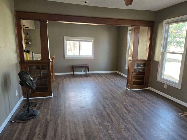 Building Photo - 1211 Garfield Ave