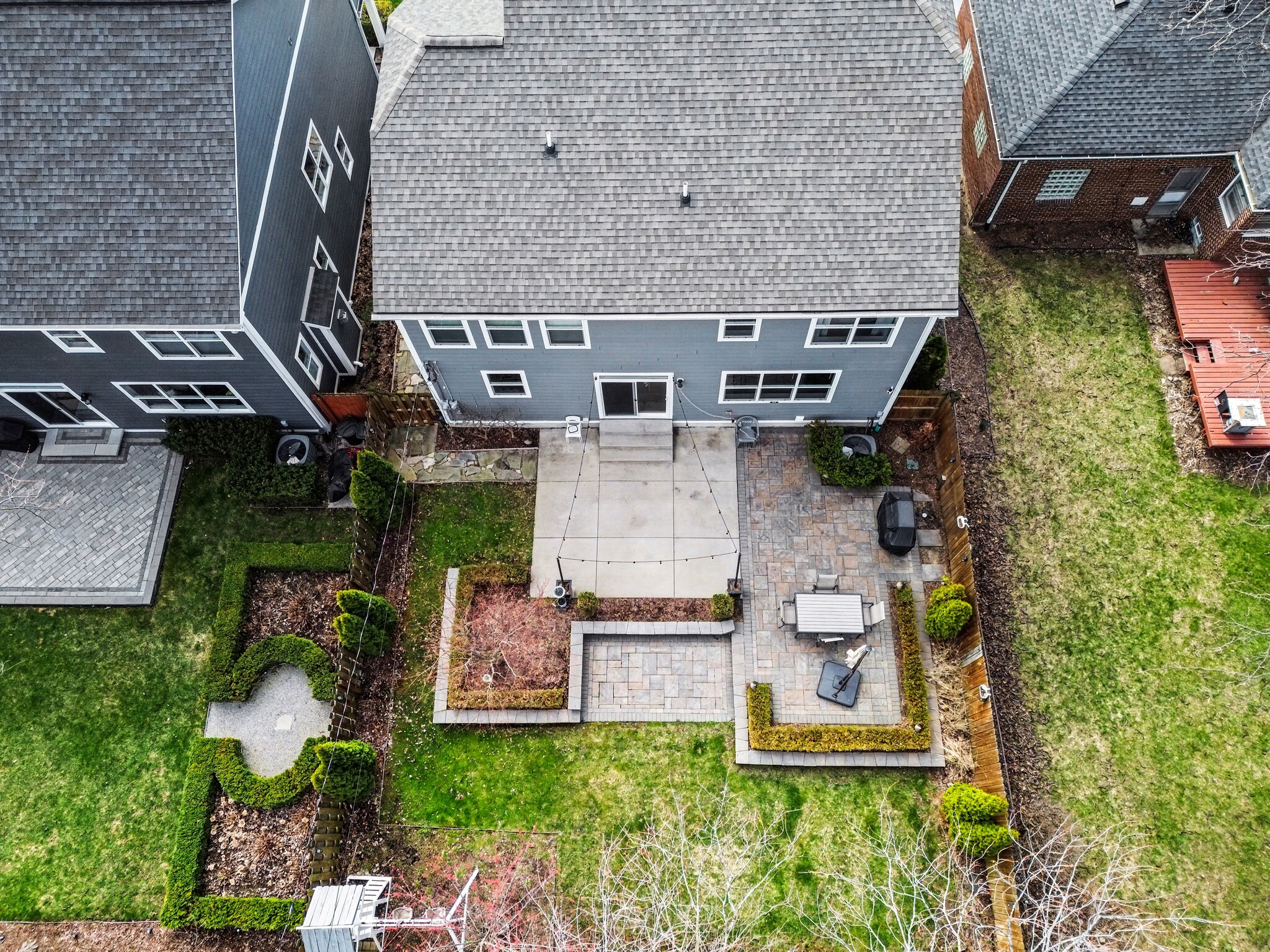 Building Photo - 3906 Hillside Dr