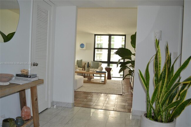 Building Photo - 1111 Crandon Blvd