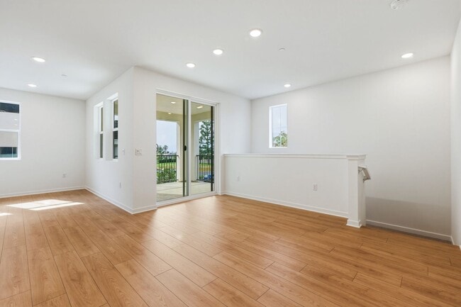 Building Photo - BRAND NEW 3 BEDROOM 2 BATH CONDO IN COVINA!