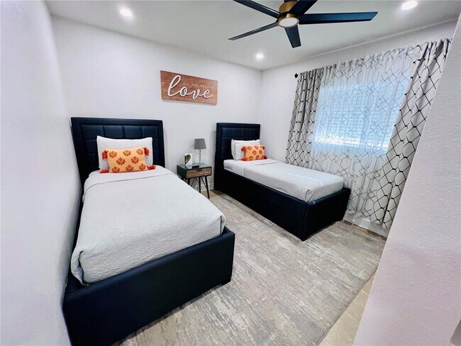 Building Photo - 13607 101st Terrace