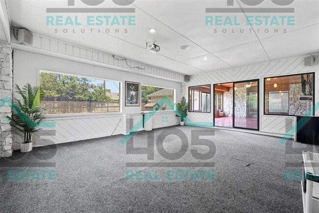 Building Photo - AMAZING FIND IN MWC