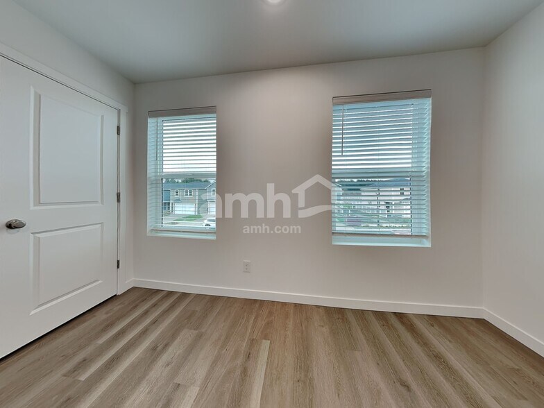 Building Photo - 5035 Washington St SE