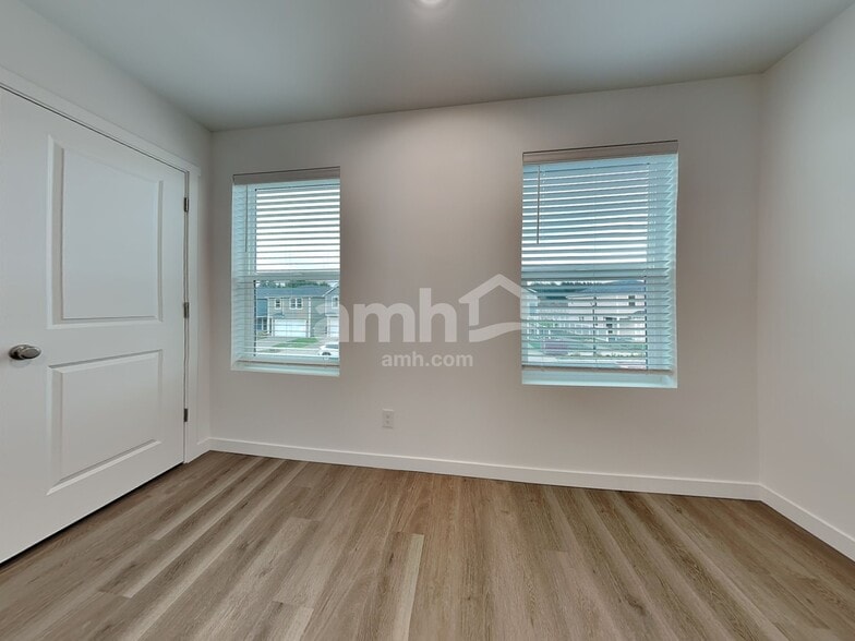 Building Photo - 5304 Turnstone St SE