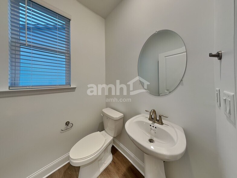 Building Photo - 1674 Soapstone Rd