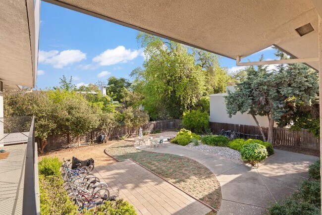 Building Photo - 311 7th St