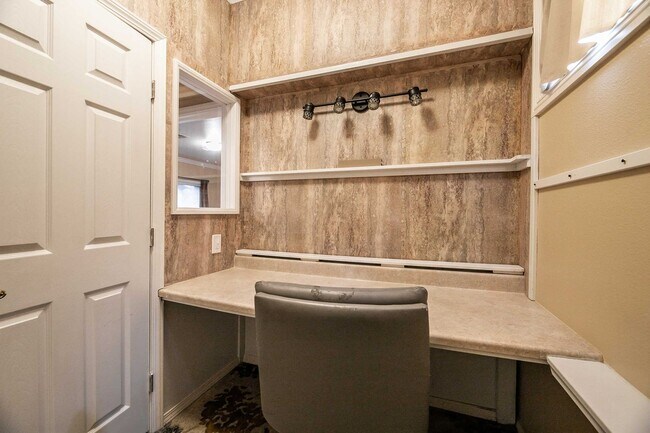 Building Photo - Cute 2 Bedroom Condo with 2 Car Garage located in a Guard Gated Community in Green Valley!