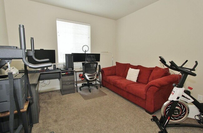Building Photo - Lovely 4 bed 2 1/2 bath Home in Meridian, Available first week of July