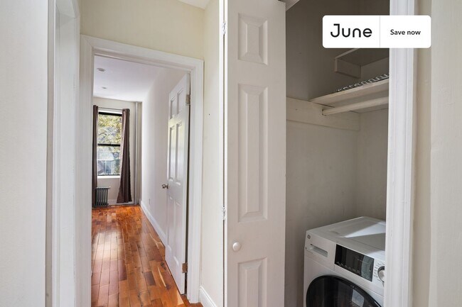 Building Photo - 23 E 109th St