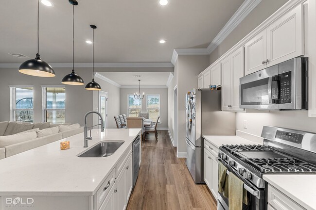 Building Photo - 315 Hummingbird Ln