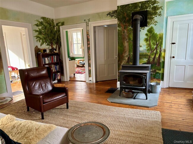 Building Photo - 225 Barrytown Rd