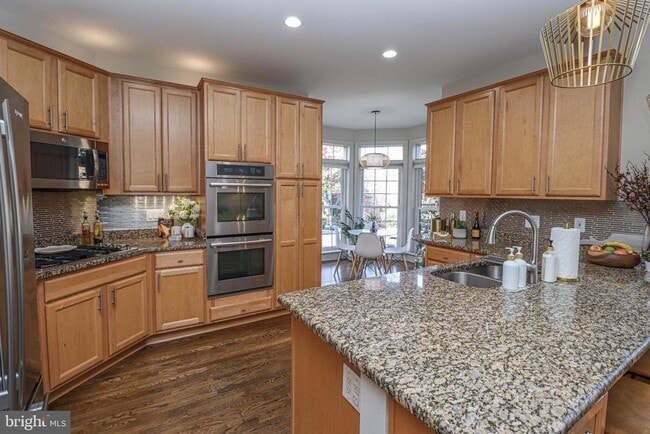 Building Photo - 1596 N Colonial Terrace