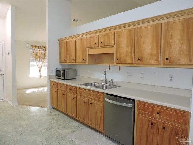 Building Photo - 5626 Rosebay St