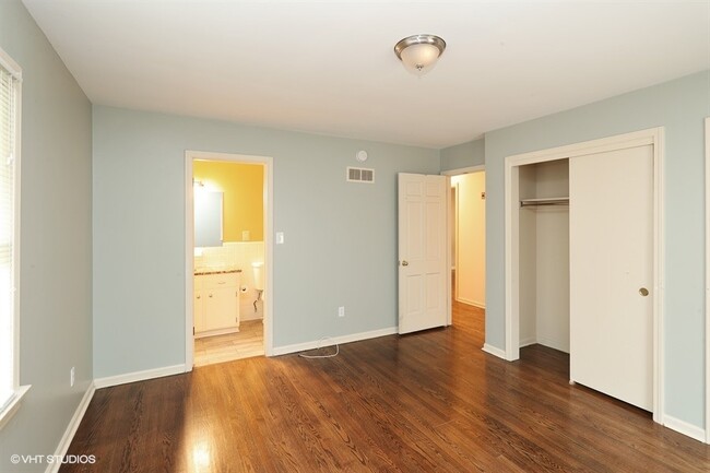 Master Bedroom - 11009 Elmwood Ave