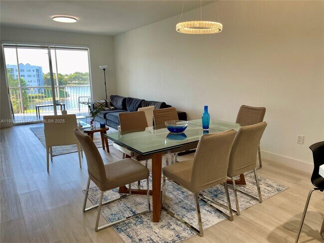 Building Photo - 10730 NW 66th St