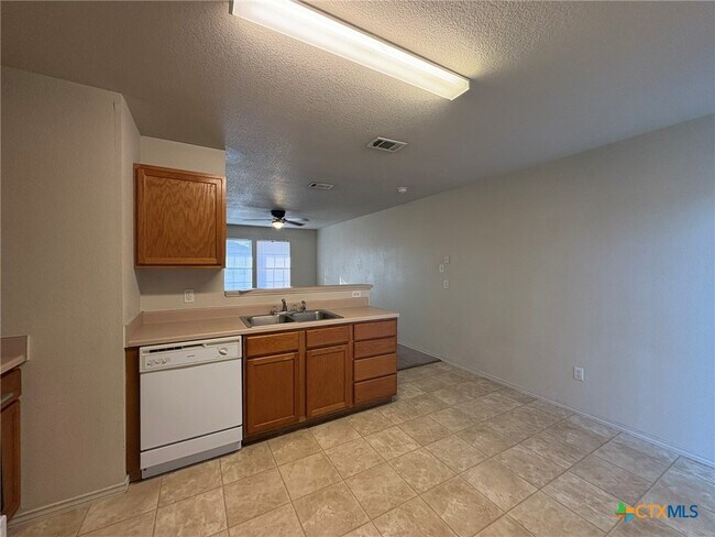 Building Photo - 2102 Tahoe Ct