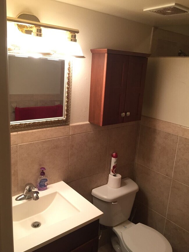 Building Photo - 7010 N 68th Dr