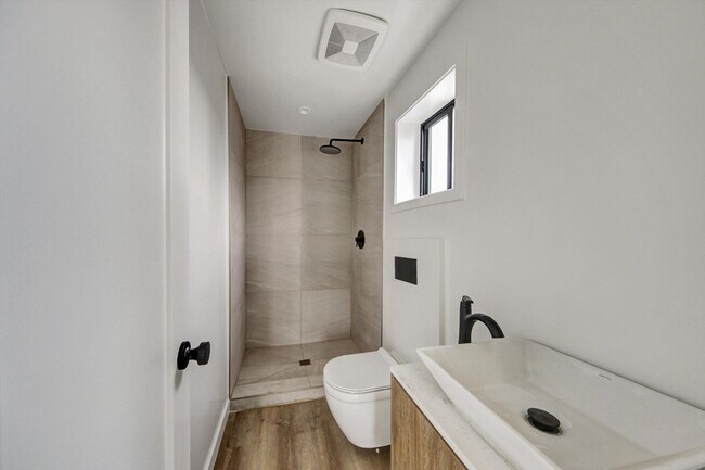 Building Photo - ONE MONTH FREE!! BRAND NEW CONSTRUCTION!! ...