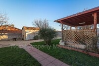 Building Photo - 1700 Gschwind Pl SW