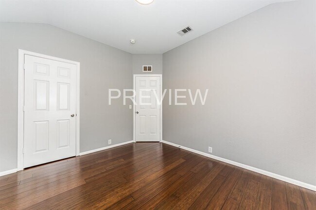 Building Photo - 2504 Prospect Hill Dr